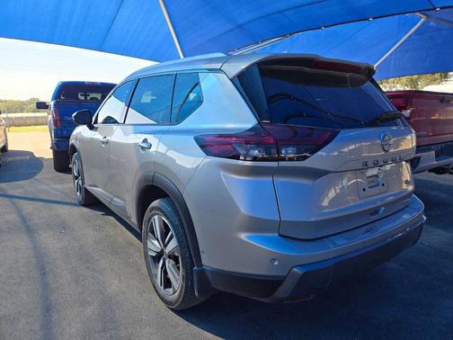 2024 Nissan Rogue SL