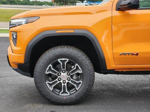 2025 GMC Canyon AT4