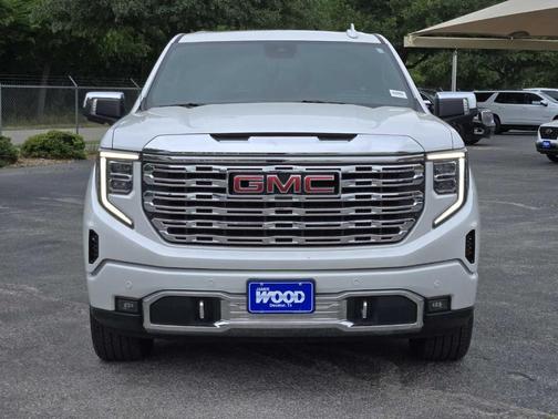 White Frost Tri-Coat 2025 GMC Sierra 1500 Denali