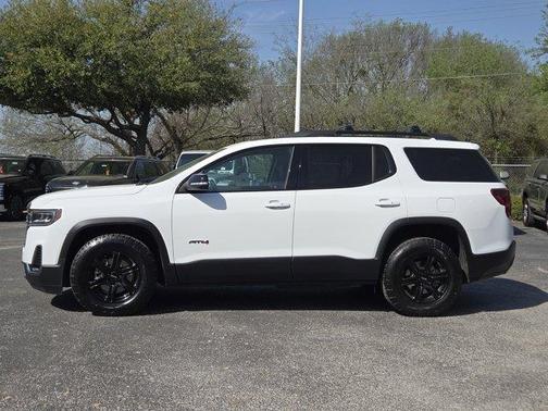 Summit White 2023 GMC Acadia AT4