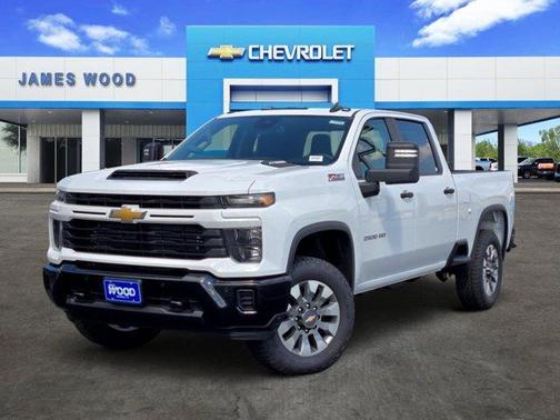 Summit White 2026 Chevrolet Silverado 2500 Custom