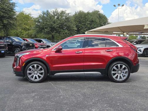 2022 Cadillac XT4 Premium Luxury