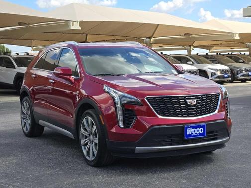 2022 Cadillac XT4 Premium Luxury