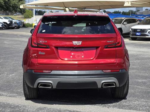 2022 Cadillac XT4 Premium Luxury