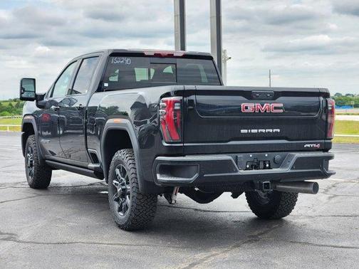 2025 GMC Sierra 2500 AT4