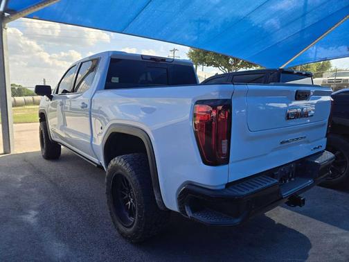 Summit White 2024 GMC Sierra 1500 AT4X