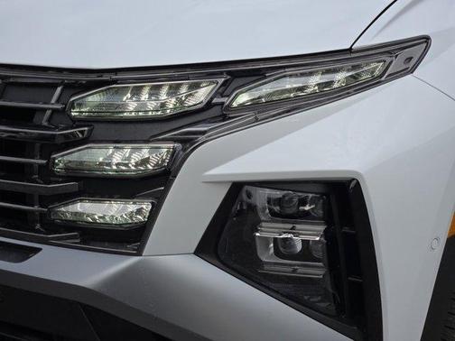 Pearl 2026 Hyundai TUCSON Hybrid Limited