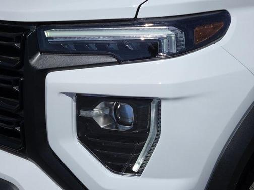 Summit White 2026 GMC Canyon Elevation