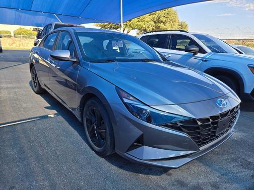 Metal 2023 Hyundai ELANTRA SEL