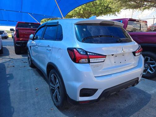 White Diamond 2022 Mitsubishi Outlander Sport SE