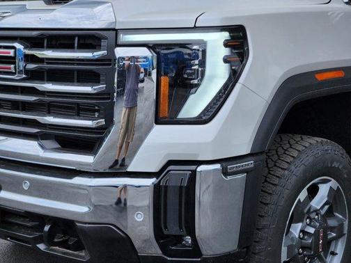 2025 GMC Sierra 2500 SLT