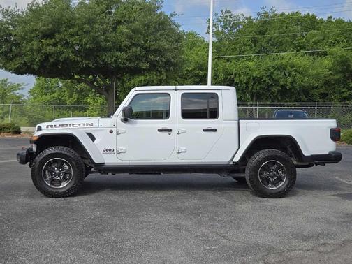 Bright White Clearcoat 2023 Jeep Gladiator Rubicon