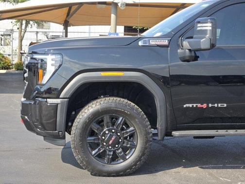 2025 GMC Sierra 2500 AT4
