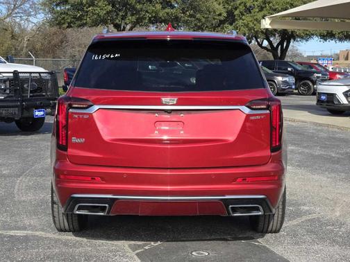 2022 Cadillac XT6 Luxury FWD