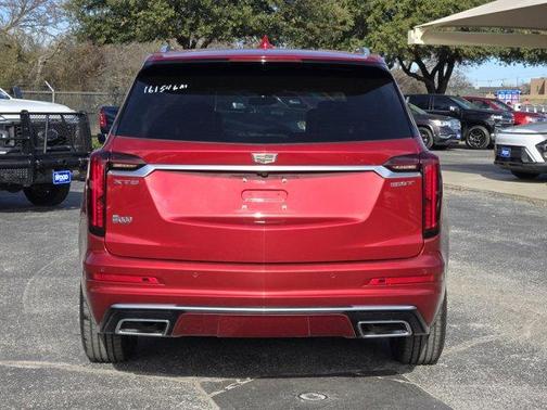 2022 Cadillac XT6 Luxury FWD