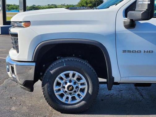 Summit White 2026 Chevrolet Silverado 2500 WT