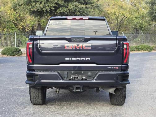 2024 GMC Sierra 2500 AT4