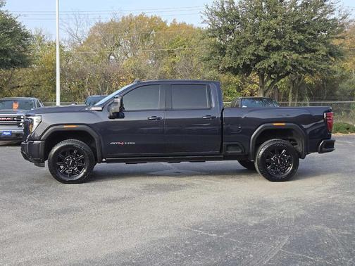 2024 GMC Sierra 2500 AT4