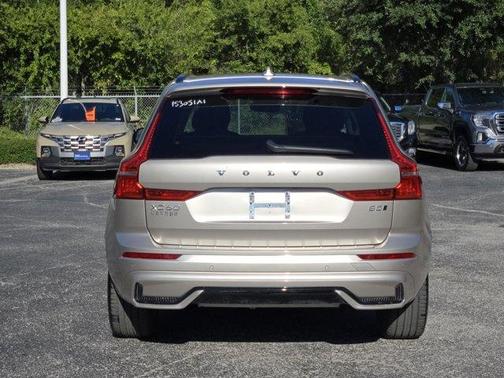 2025 Volvo XC60 B5 Ultra