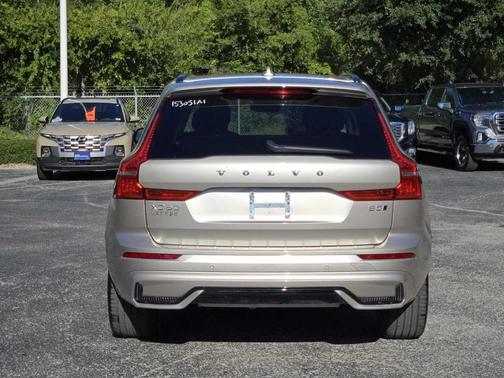 2025 Volvo XC60 B5 Ultra