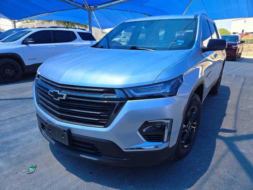 2022 Chevrolet Traverse LS