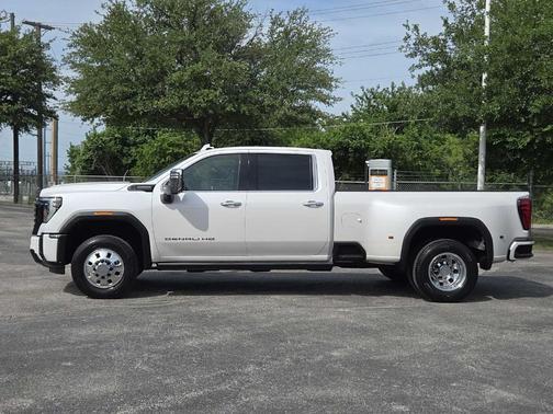 White Frost Tri-Coat 2025 GMC Sierra 3500 Denali Ultimate