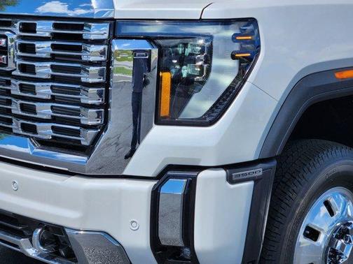 2025 GMC Sierra 3500 Denali