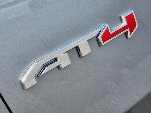 2025 GMC Yukon XL AT4