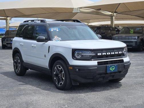 Oxford White 2024 Ford Bronco Sport Outer Banks