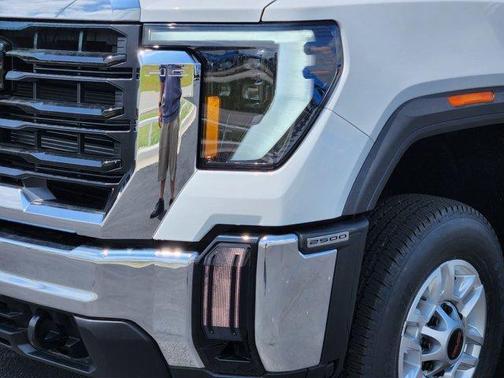 2025 GMC Sierra 2500 Pro