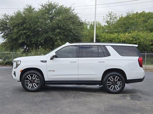 2022 GMC Yukon AT4