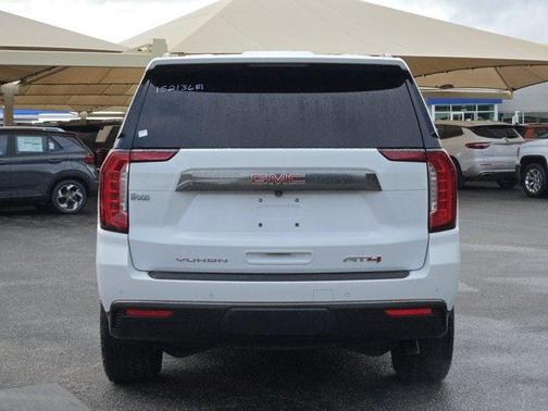 2022 GMC Yukon AT4