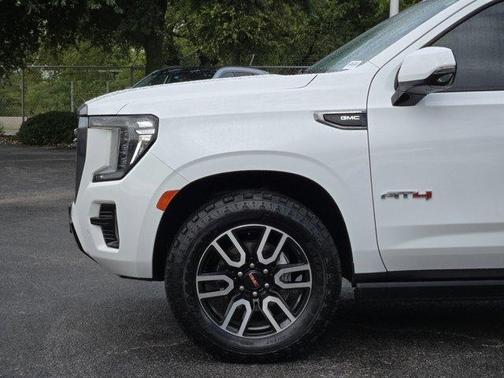 2022 GMC Yukon AT4