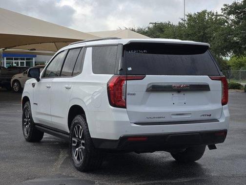 2022 GMC Yukon AT4
