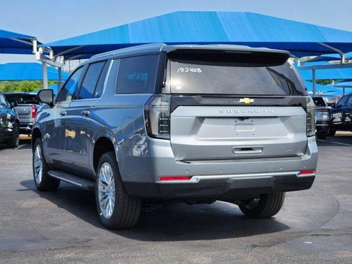 2025 Chevrolet Suburban LT