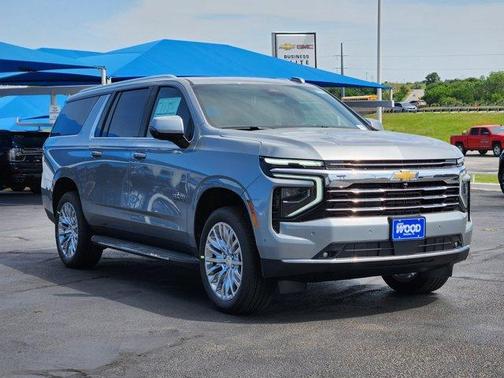 2025 Chevrolet Suburban LT