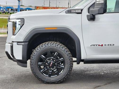 2025 GMC Sierra 2500 AT4
