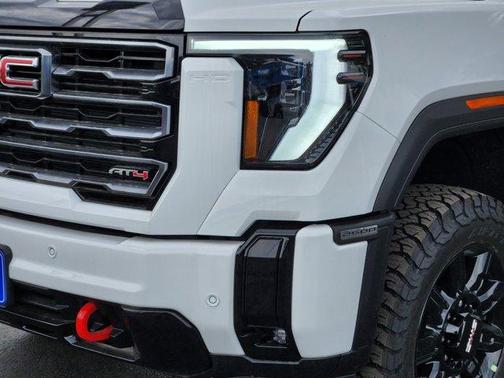 2025 GMC Sierra 2500 AT4