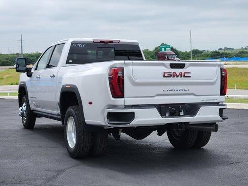 2025 GMC Sierra 3500 Denali
