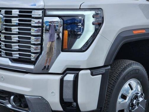 2025 GMC Sierra 3500 Denali