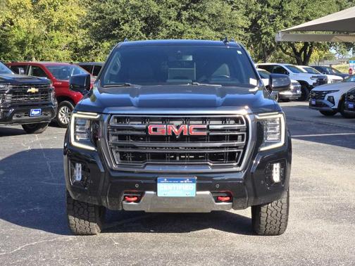 2022 GMC Yukon AT4