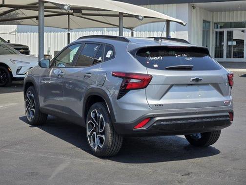 Sterling Gray Metallic 2026 Chevrolet Trax 2RS