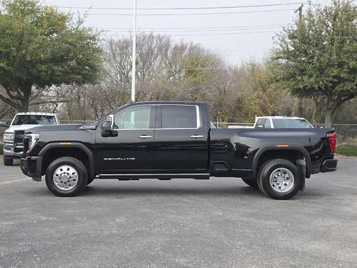 2025 GMC Sierra 3500 Denali Ultimate