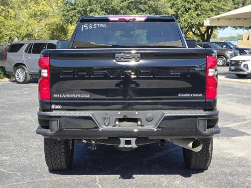 2022 Chevrolet Silverado 2500 Custom