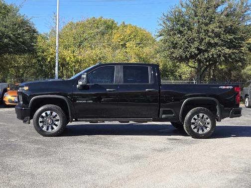 2022 Chevrolet Silverado 2500 Custom