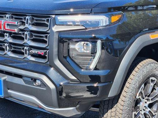 2025 GMC Canyon AT4