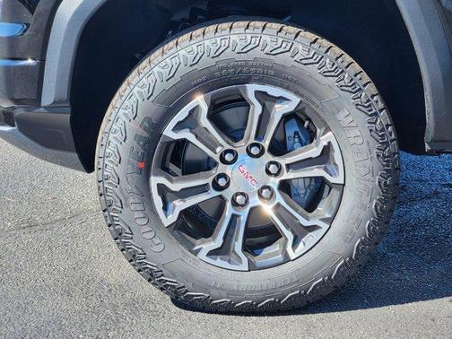 2025 GMC Canyon AT4