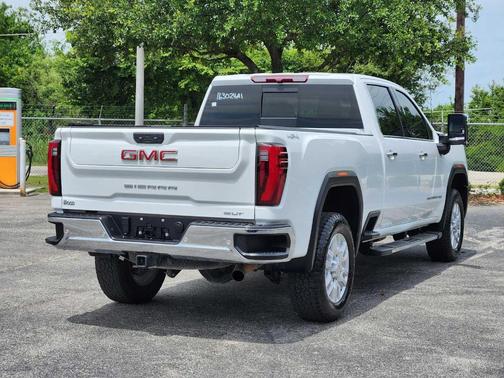 Summit White 2024 GMC Sierra 2500 SLT