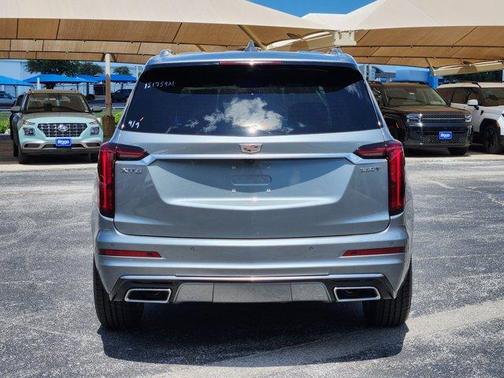 2023 Cadillac XT6 Luxury FWD