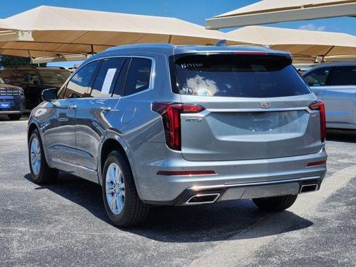 2023 Cadillac XT6 Luxury FWD